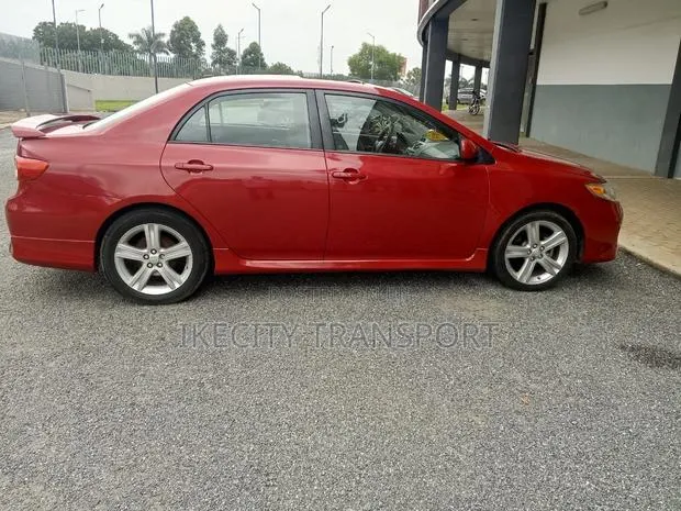 Toyota Corolla S 4dr Sedan (1.8L 4cyl CVT) 2014 Red · Photo 1