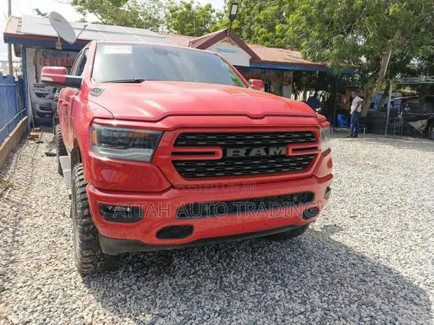 Dodge RAM 2023 Red · Photo 1