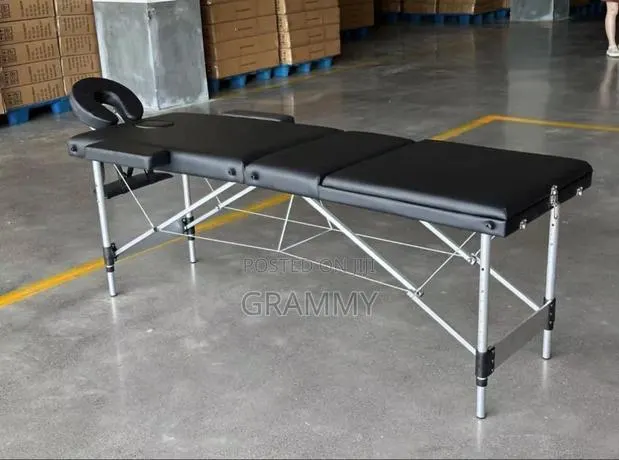 Massaging and Facial Bed · Photo 1
