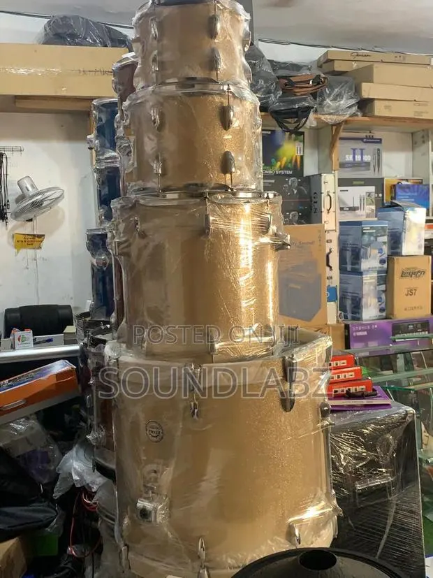 Tama Complete Drumset (2 Cymbal) · Photo 1