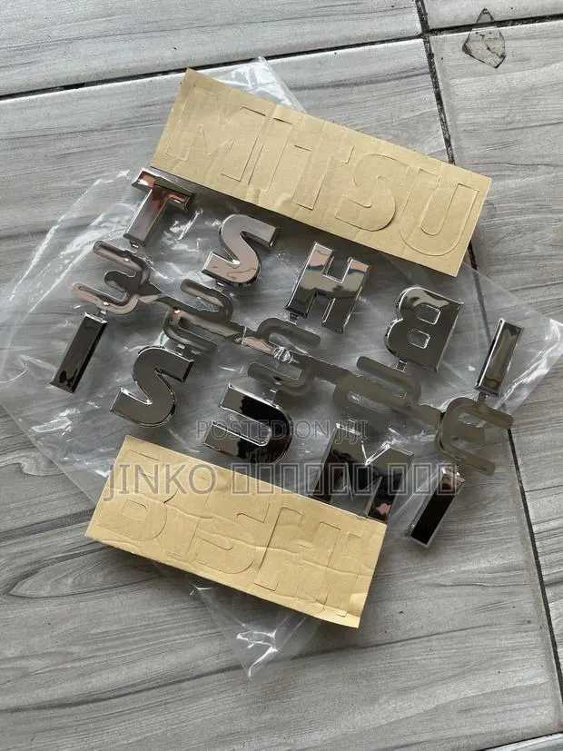Mitsubishi L200 2024 Grille With Letters · Photo 1