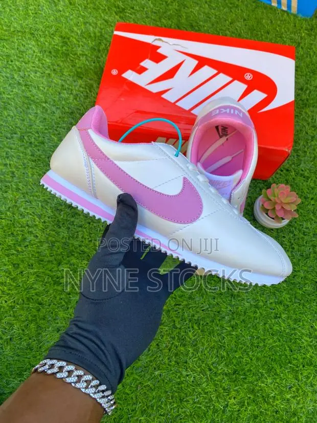 Nike Cortez - Women · Photo 1