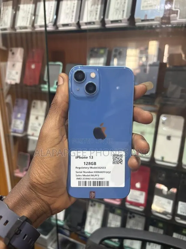 Apple iPhone 13 128 GB Blue · Photo 1