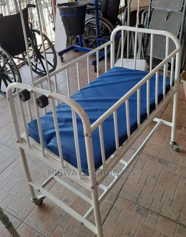 Baby's Cot · Photo 1