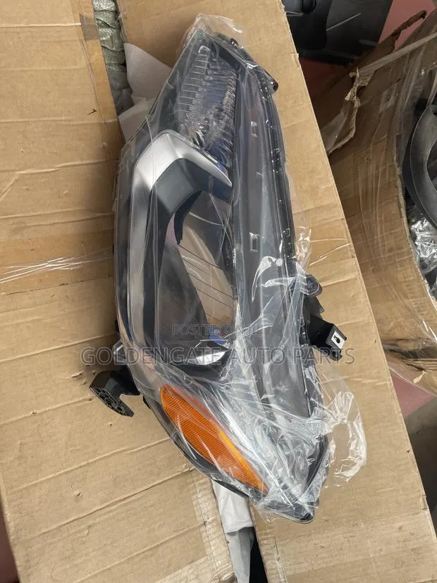 Honda Fit 2014 2015 2016 2017 2018 Headlight · Photo 1