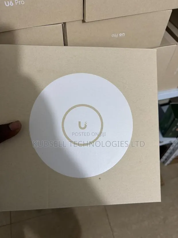 Ubiquiti Unifi U7 Pro Wifi 7 Access Point · Photo 1