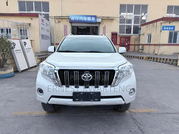 Toyota Land Cruiser Prado 2018 White · Photo 1