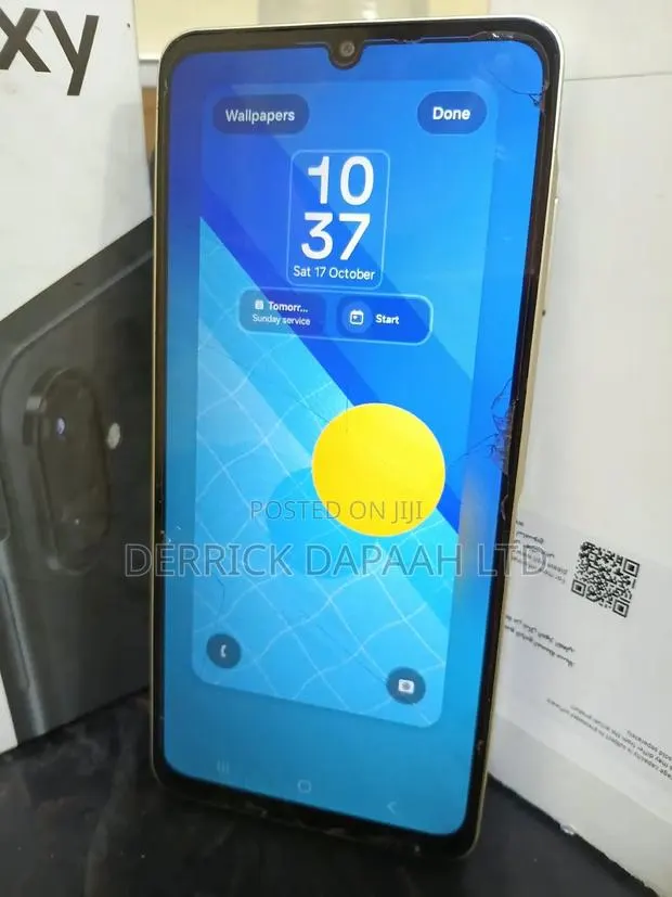 New Samsung Galaxy A06 64 GB Gold · Photo 1