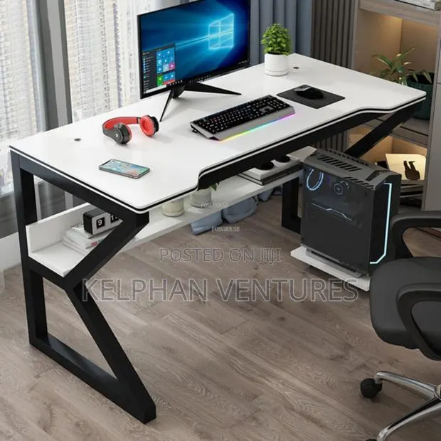 Quality Computer Desk · Photo 1