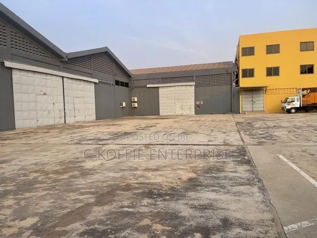 1200sqm Warehouse at Spintex for Rent · Photo 1