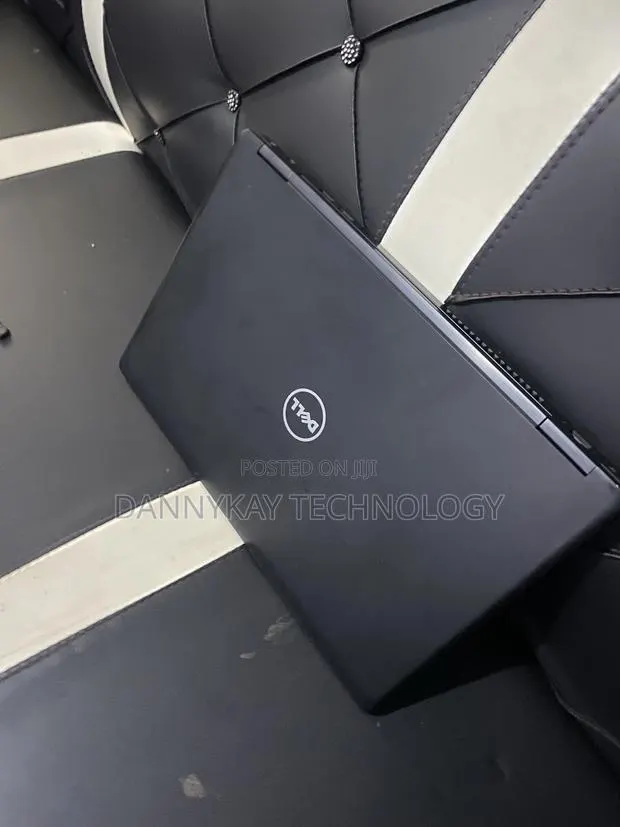 Laptop Dell Latitude 5580 256GB Intel Core i7 SSD 16 GB · Photo 1