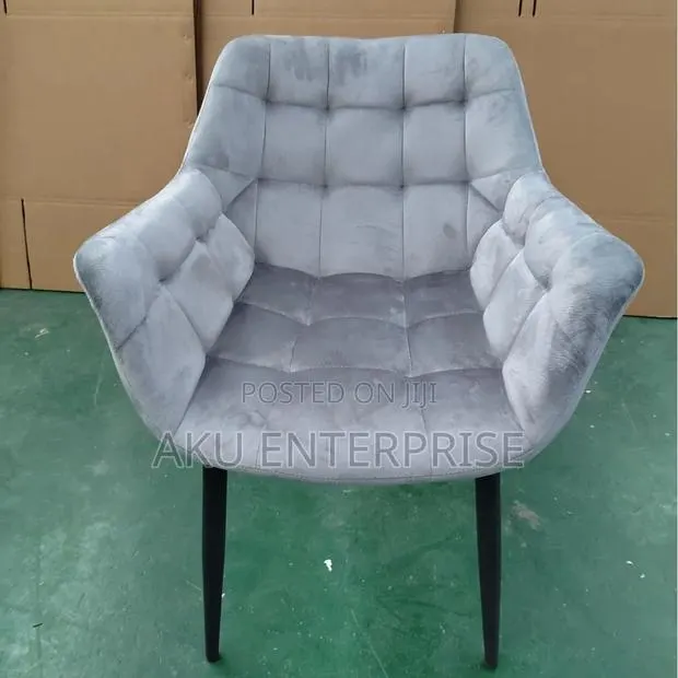 Nordic Modern Soft-Packed Leisure Chair · Photo 1