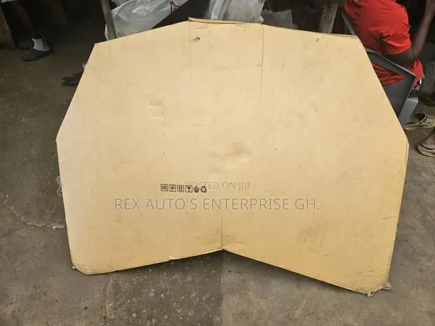 Toyota IA 2016,2017,2018 1019,/Bonnet · Photo 1