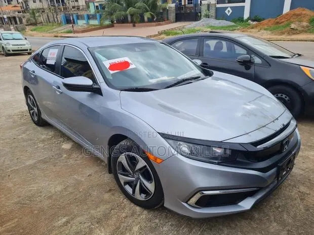 Honda Civic 2020 Silver · Photo 1
