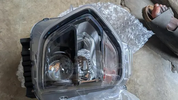 Hyundai Santa Fe 2019,2020 Headlight · Photo 1