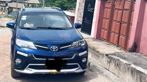 Toyota RAV4 XLE 4dr SUV AWD (2.5L 4cyl 6A) 2015 Blue · Photo 1