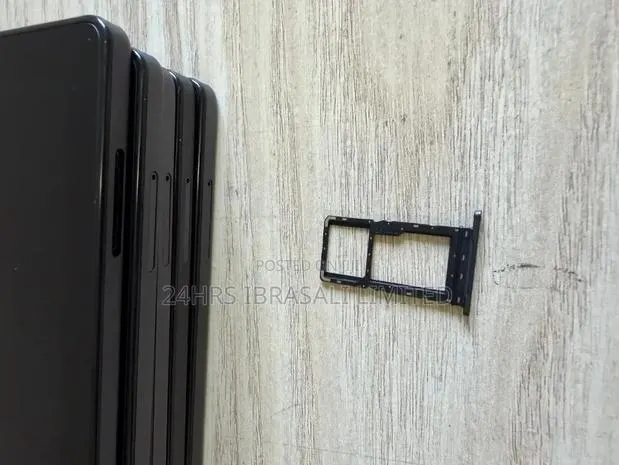 Samsung Galaxy A8 32 GB Gray · Photo 1