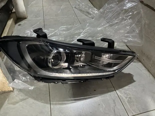 Headlight Elantra 2016-2017-2018 All White · Photo 1