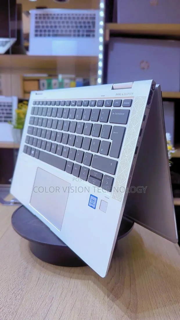 Laptop HP EliteBook x360 1030 G4 8GB Intel Core i5 SSD 256GB · Photo 1