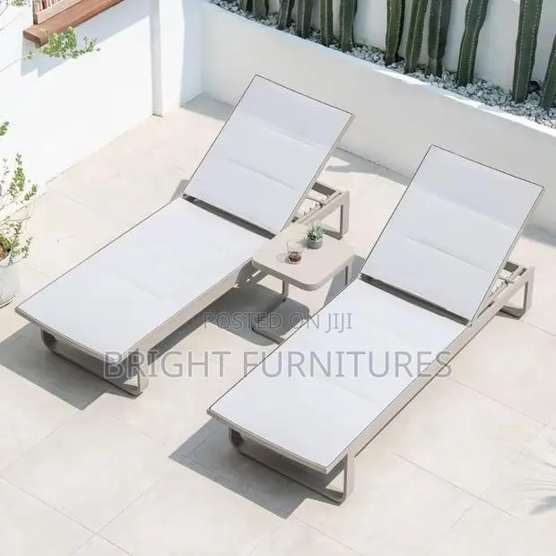 Outdoor Pool Sun Beach Lounge With Center Table · Photo 1