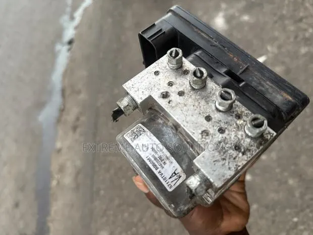 2018-2020 Honda Accord ABS Anti-Lock Brake Pump Module Assembly OEM · Photo 1