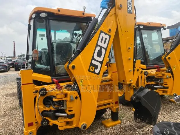 JCB Backhoe Loader · Photo 4