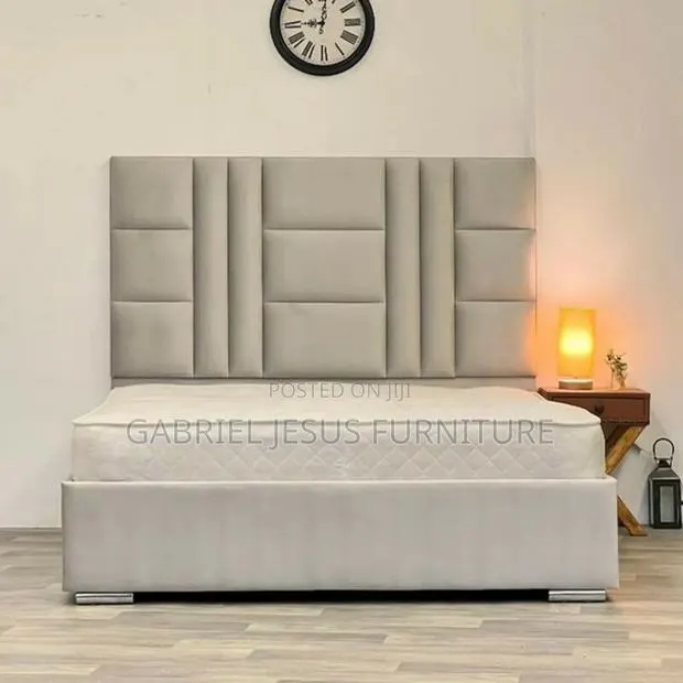Classic Bed With Mattress · Photo 1