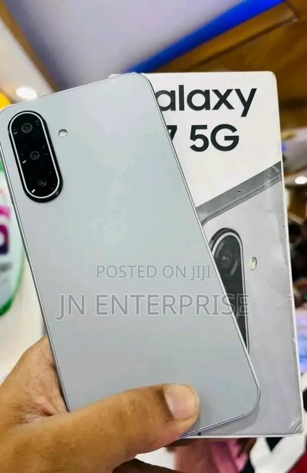 New Samsung Galaxy A17 5G 256 GB Gray · Photo 1