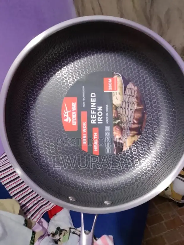 28cm Deep Frying Pan · Photo 1