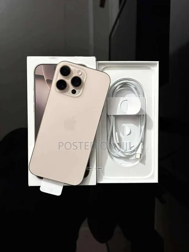 Apple iPhone 16 Pro Max 512 GB Gold · Photo 1