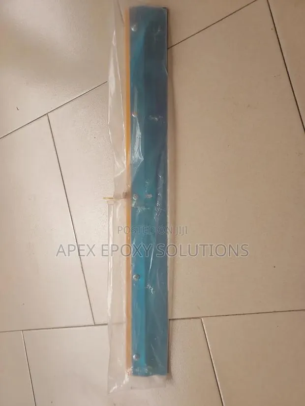 Epoxy Squeegee · Photo 1