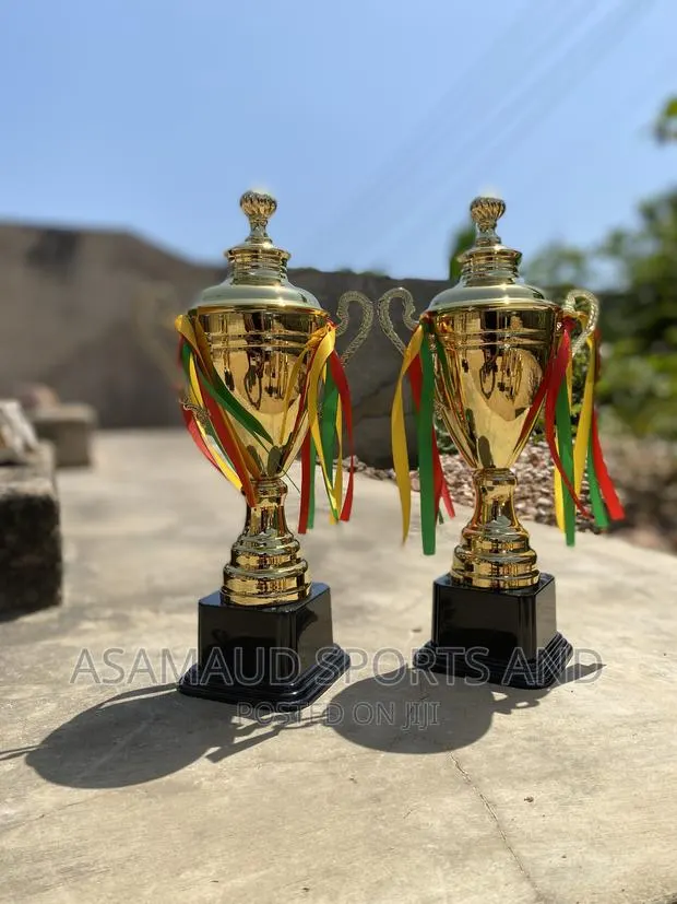 Original Golden Trophy at Cool Price · Photo 1