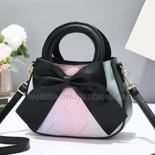 Ladies Classic Bags · Photo 1