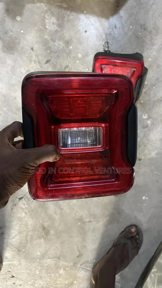 Jeep Wrangler Tail Light LED · Photo 1