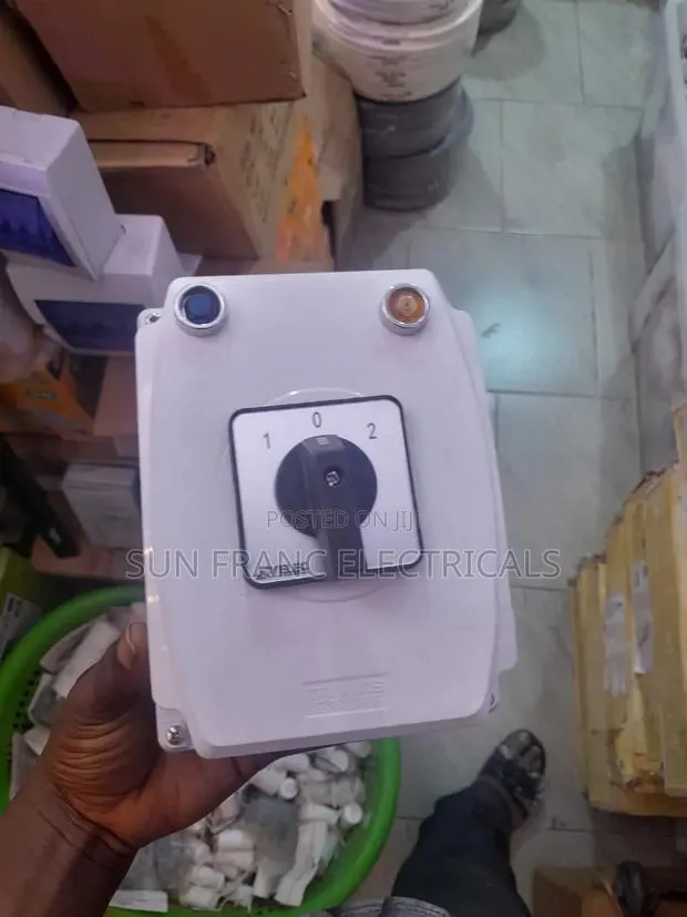 Rotary Changeover Switch 1-0-2 · Photo 1