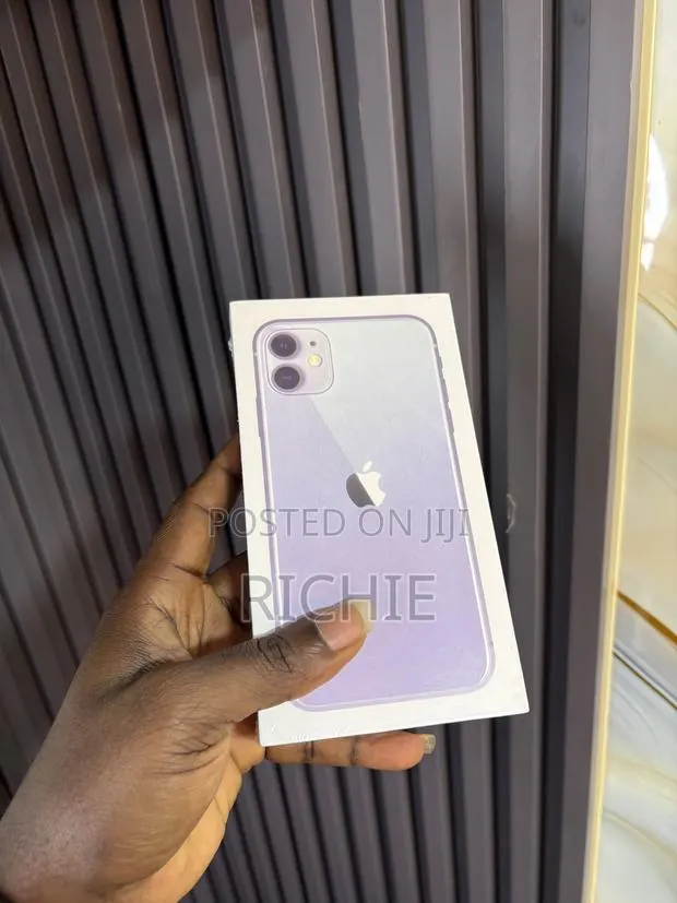 New Apple iPhone 11 64 GB · Photo 3