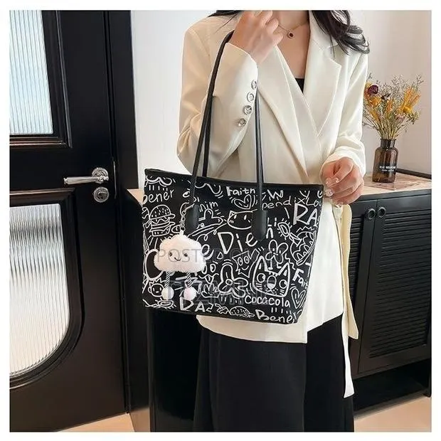 Women Tote Bag · Photo 1