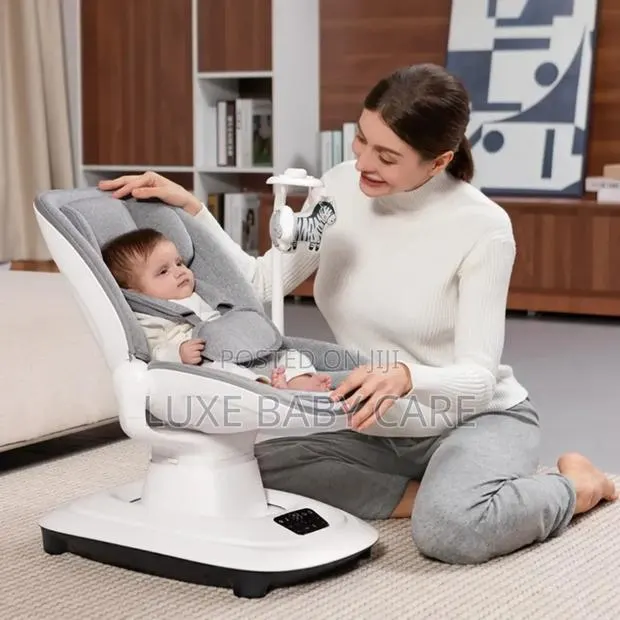 Mastela Deluxe Multi-Motion Baby Cradle · Photo 1