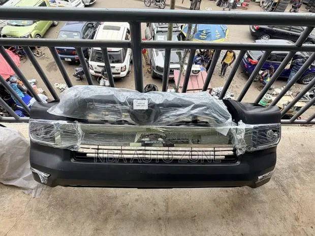 Toyota 4Runner 2016-2020 Front Bumper Complete · Photo 1