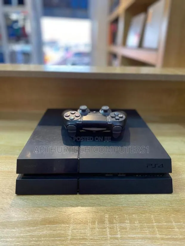 Playstation 4 · Photo 1