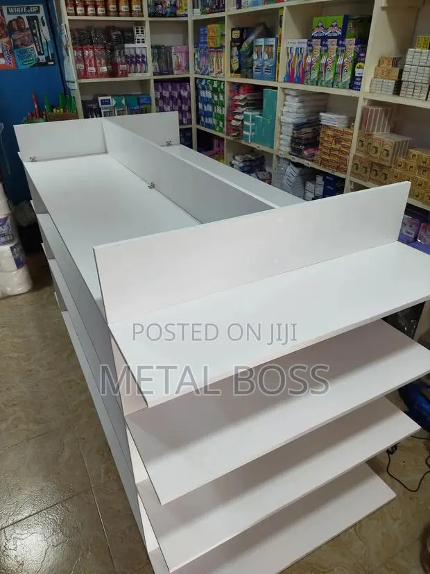 Middle Shelves · Photo 1