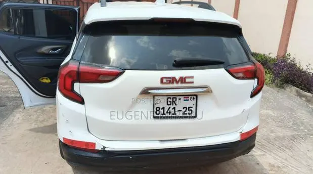 GMC Terrain 2019 White · Photo 1