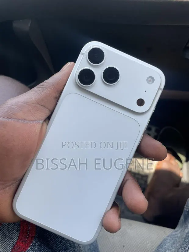 Apple iPhone 17 Pro Max 512 GB White · Photo 1