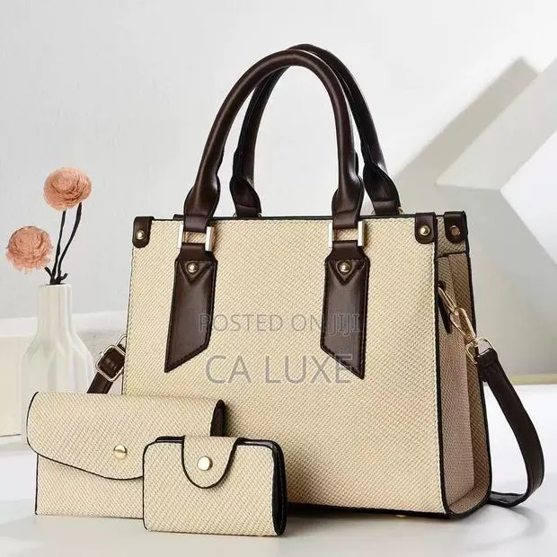 Elegant Multipurpose Ladies Handbag · Photo 1