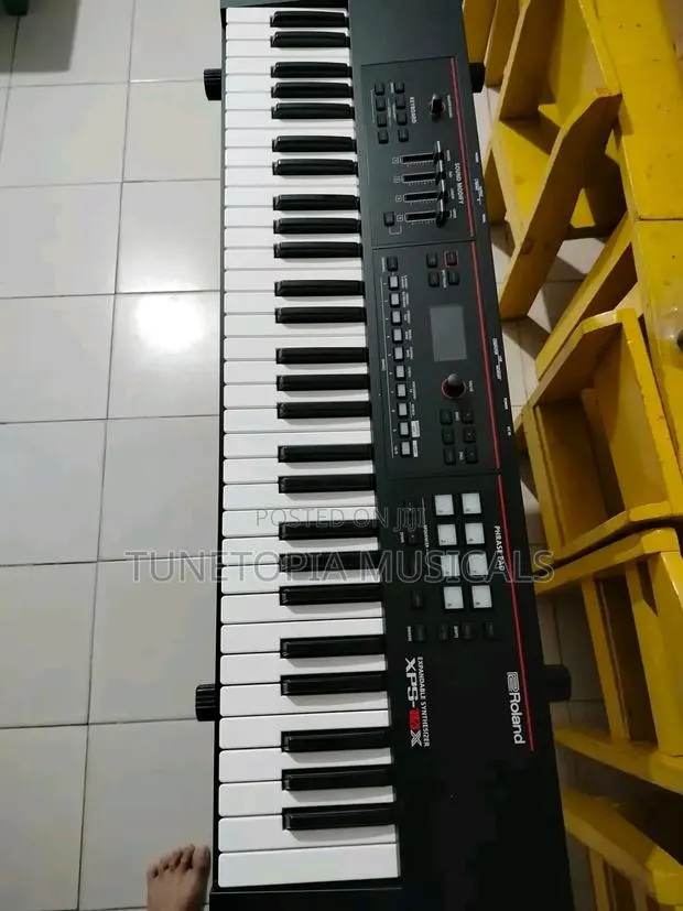 Roland Xps-10x 61-key Expandable Synthesizer Keyboard. · Photo 1