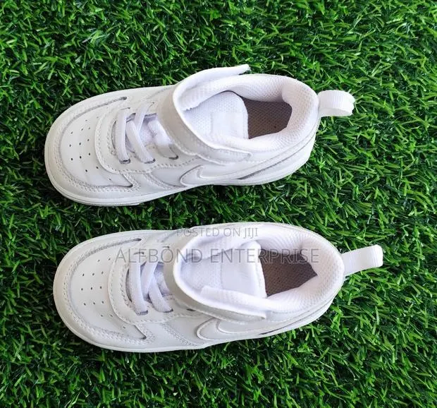 White Nike Court Borough Low 2 · Photo 2