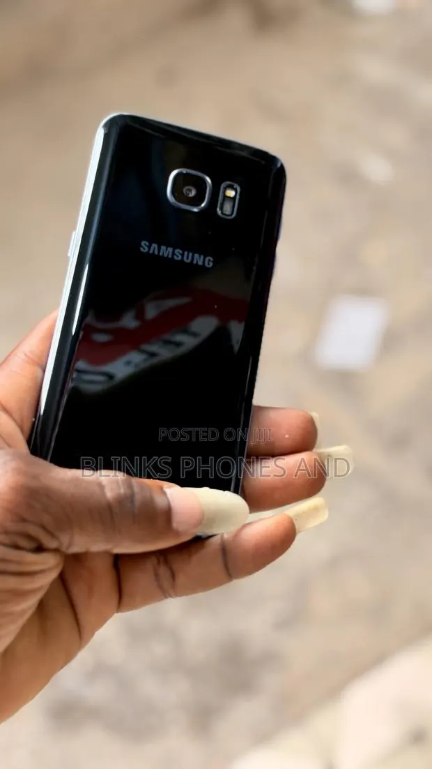 New Samsung Galaxy S7 32 GB Black · Photo 1