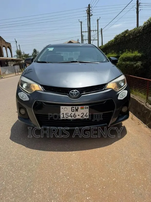 Toyota Corolla L 4dr Sedan (1.8L 4cyl Manual) 2016 · Photo 1
