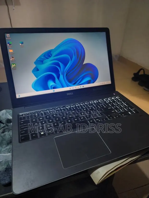 Laptop Dell Vostro 15 5568 12GB Intel Core i5 HDD+SSD 128GB · Photo 1