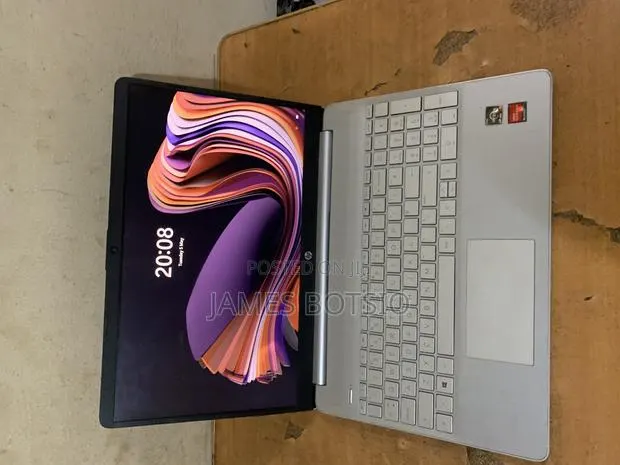 Laptop HP 15 8GB AMD Ryzen 5 SSD 256GB · Photo 1